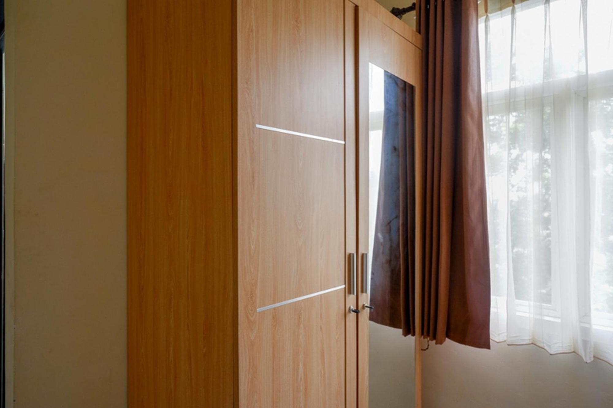 Reddoorz Syariah Near Purwosari Train Station Hotel Solo Kültér fotó